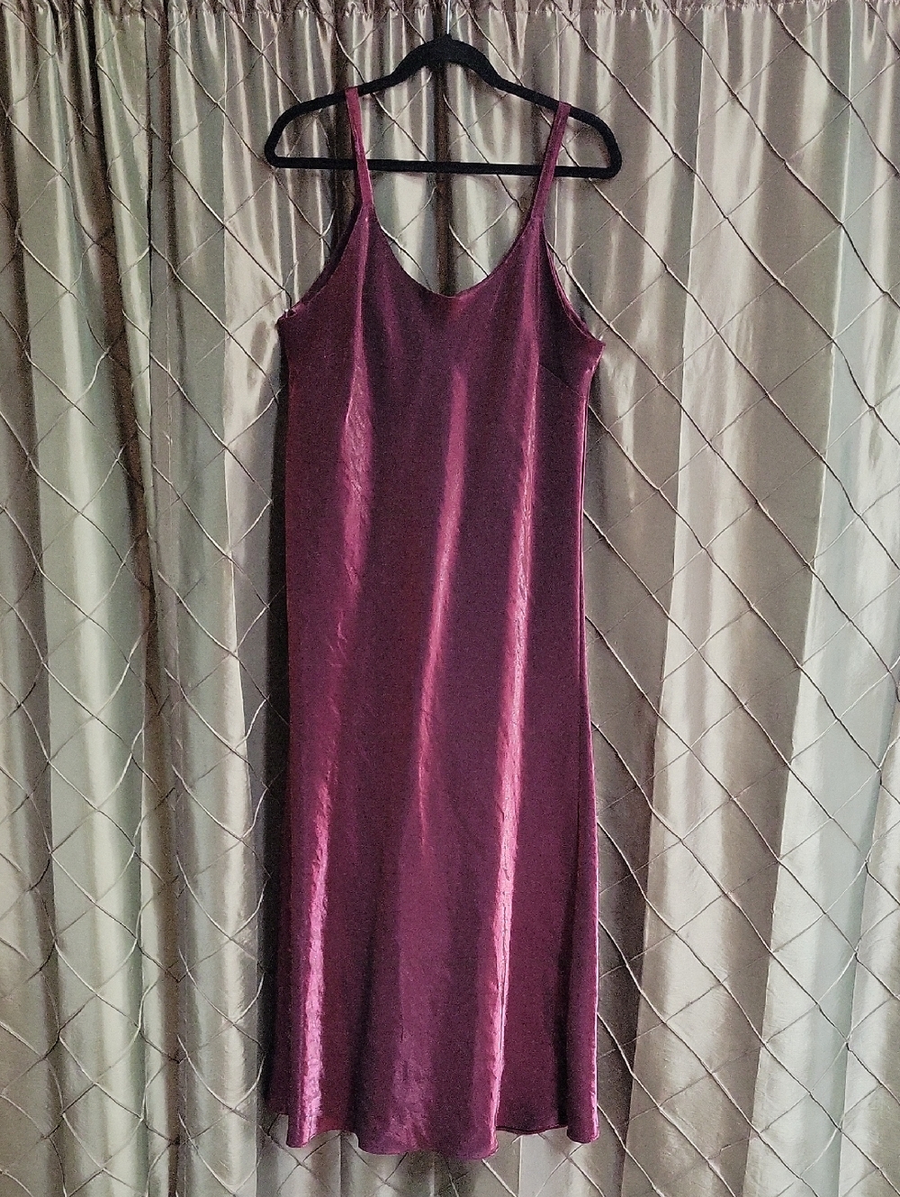 EUC- Cabernet ‘Foiled Sateen’ Full Length Chemise